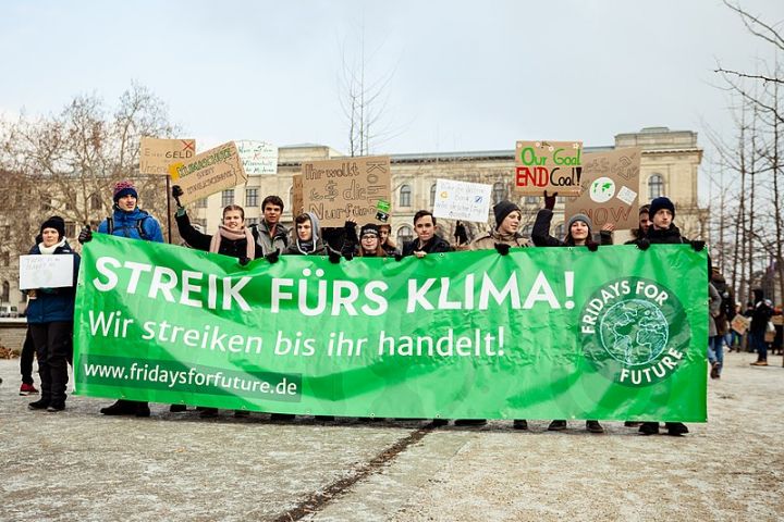 FridaysForFuture Deutschland, CC BY 2.0 <https://creativecommons.org/licenses/by/2.0>, via Wikimedia Commons
